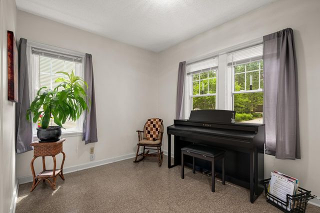 209 Robie Street W, Saint Paul, MN 55107