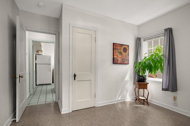 209 Robie Street W, Saint Paul, MN 55107