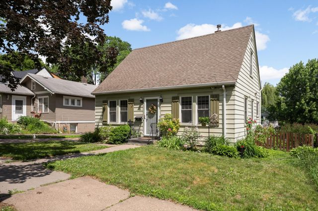 209 Robie Street W, Saint Paul, MN 55107
