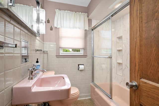 209 Robie Street W, Saint Paul, MN 55107