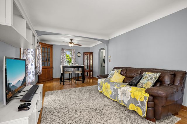 209 Robie Street W, Saint Paul, MN 55107