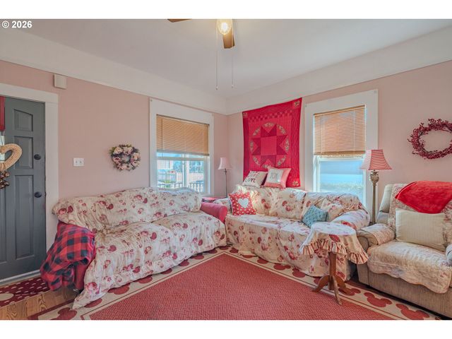 336 Nw 17TH Ave, Camas, WA 98607