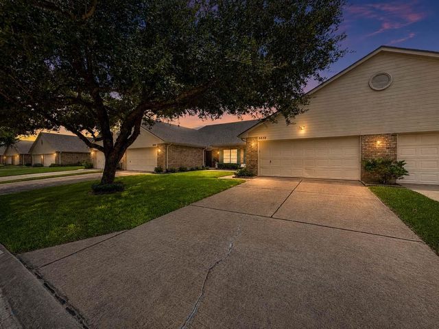 3530 Teakwood Lane, Pearland, TX 77584