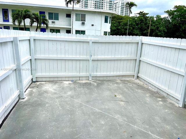 1040 NE 78th St Rd 1, Miami, FL 33138