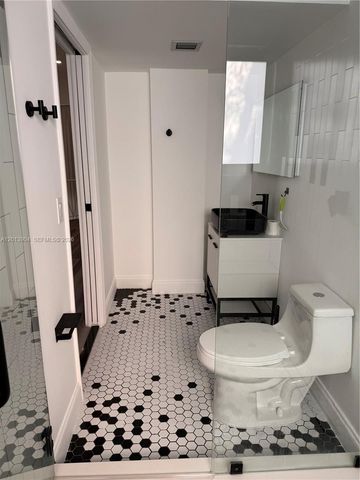 1040 NE 78th St Rd 1, Miami, FL 33138
