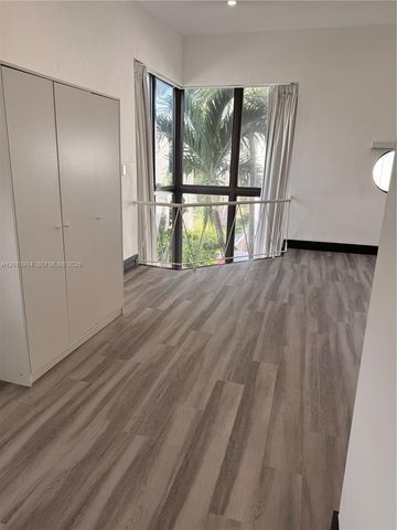 1040 NE 78th St Rd 1, Miami, FL 33138