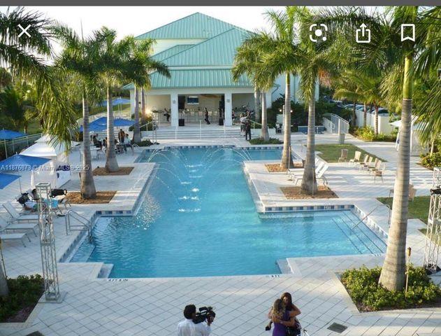 5300 NW 87th Ave 703, Doral, FL 33178