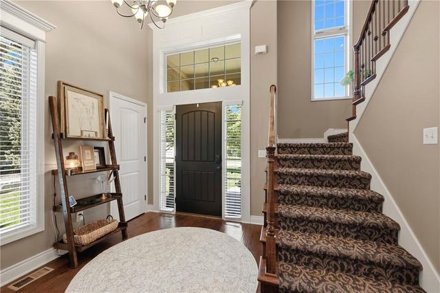 1413 NE Kenwood Circle, Lee's Summit, MO 64064