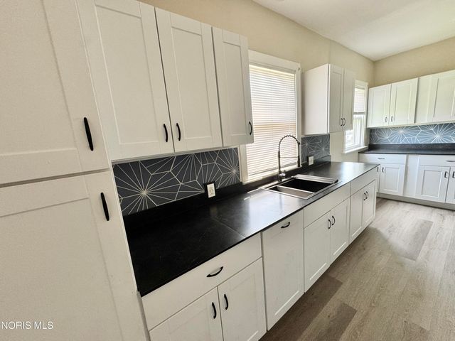 4203 Berwick Avenue, Toledo, OH 43612