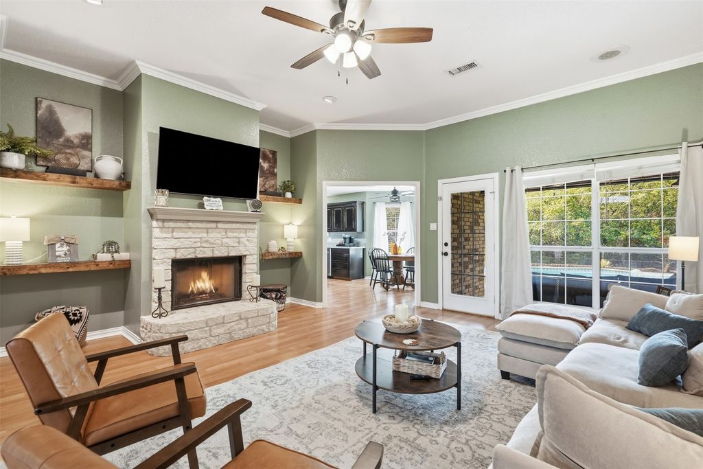 802 Justin Court, Keene, TX 76059 — photo 4