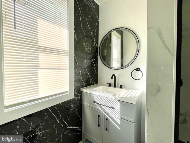 1709 SYCAMORE ST, Harrisburg, PA 17104