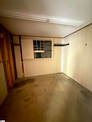 160 J Street, Greer, SC 29651