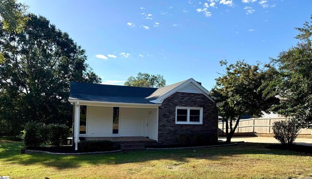 160 J Street, Greer, SC 29651