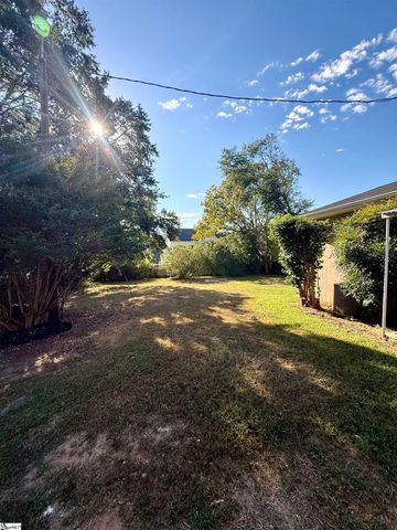 160 J Street, Greer, SC 29651