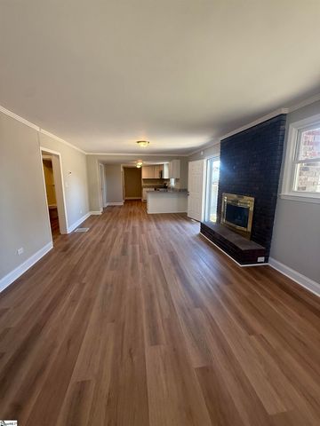 160 J Street, Greer, SC 29651