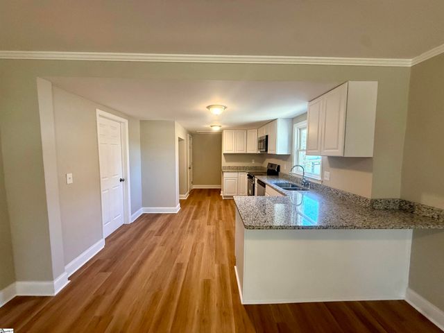 160 J Street, Greer, SC 29651