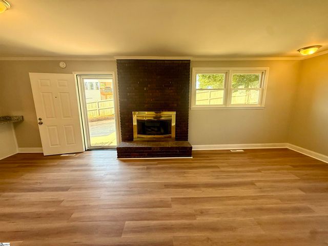160 J Street, Greer, SC 29651