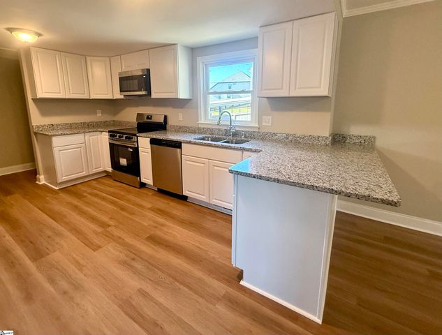 160 J Street, Greer, SC 29651