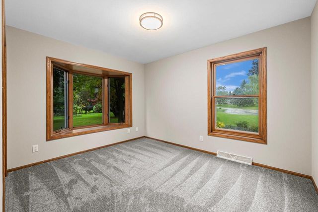 5589 Kengary COURT, Slinger, WI 53086
