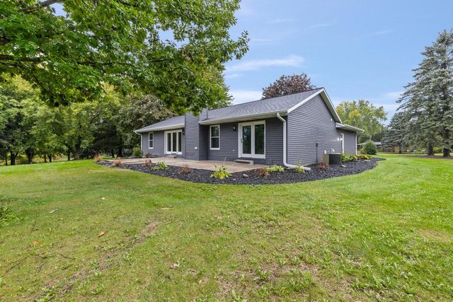 5589 Kengary COURT, Slinger, WI 53086