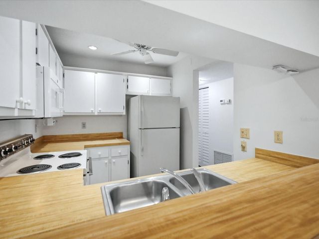 3269 BENEVA ROAD 203, Sarasota, FL 34232