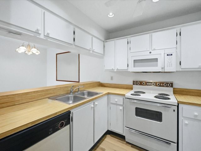 3269 BENEVA ROAD 203, Sarasota, FL 34232
