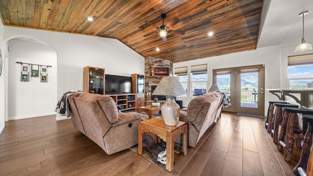 223 Eagle Ridge Drive, Parachute, CO 81635