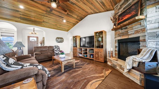 223 Eagle Ridge Drive, Parachute, CO 81635