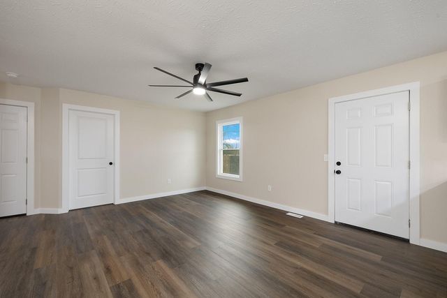 2469 W Brook Ridge Street, Springfield, MO 65803