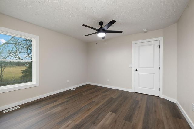 2469 W Brook Ridge Street, Springfield, MO 65803