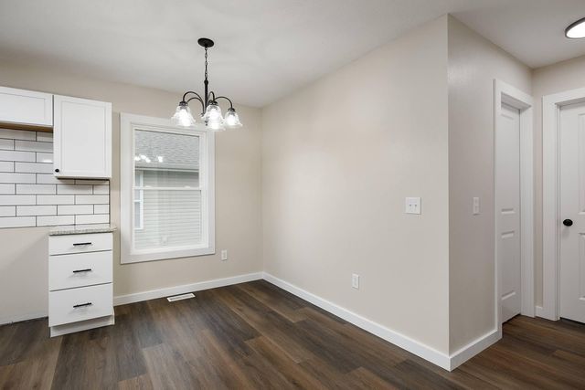 2469 W Brook Ridge Street, Springfield, MO 65803