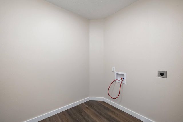 2469 W Brook Ridge Street, Springfield, MO 65803