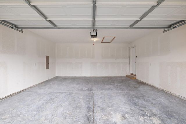 2469 W Brook Ridge Street, Springfield, MO 65803