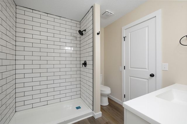 2469 W Brook Ridge Street, Springfield, MO 65803