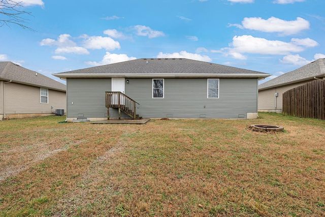 2469 W Brook Ridge Street, Springfield, MO 65803