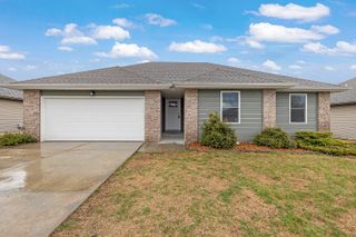 2469 W Brook Ridge Street, Springfield, MO 65803