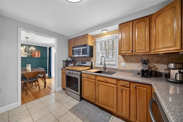 6 Bilmar Circle, Camillus, NY 13031