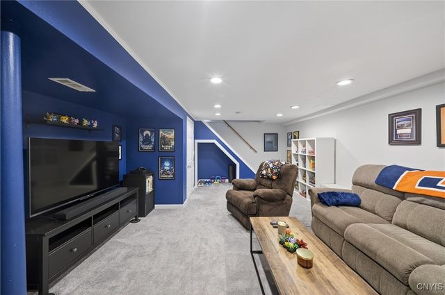 6 Bilmar Circle, Camillus, NY 13031