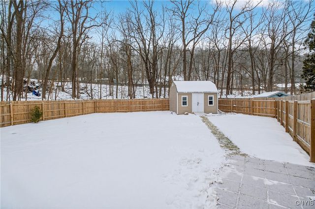 6 Bilmar Circle, Camillus, NY 13031