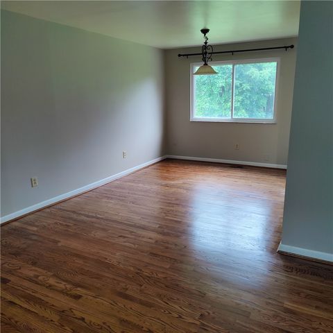 1016 Deer Creek Circle, West Carrollton, OH 45449