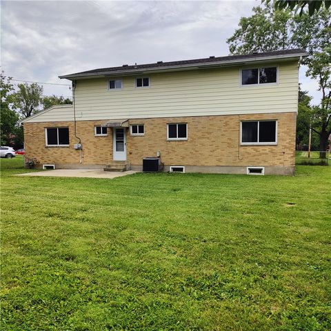 1016 Deer Creek Circle, West Carrollton, OH 45449