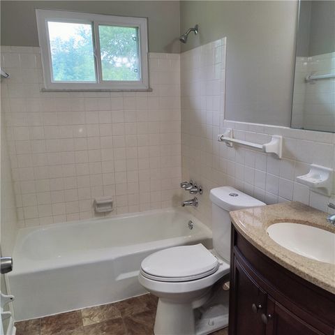 1016 Deer Creek Circle, West Carrollton, OH 45449