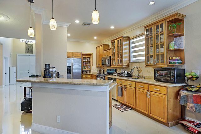 6401 SW 195th Avenue, Fort Lauderdale, FL 33332