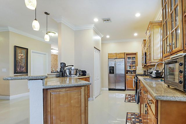 6401 SW 195th Avenue, Fort Lauderdale, FL 33332