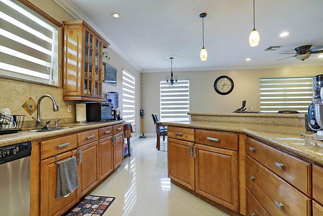 6401 SW 195th Avenue, Fort Lauderdale, FL 33332