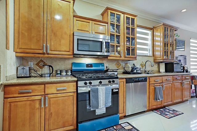 6401 SW 195th Avenue, Fort Lauderdale, FL 33332