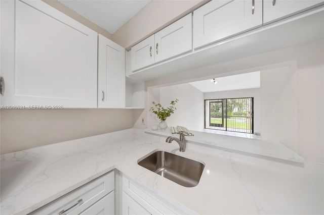 5521 Courtyard Dr 5521, Margate, FL 33063