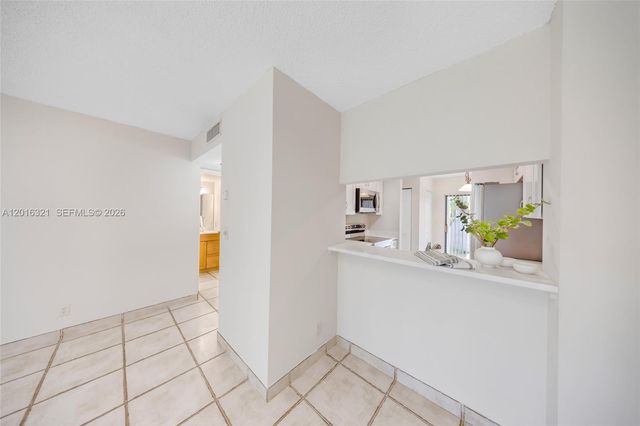 5521 Courtyard Dr 5521, Margate, FL 33063
