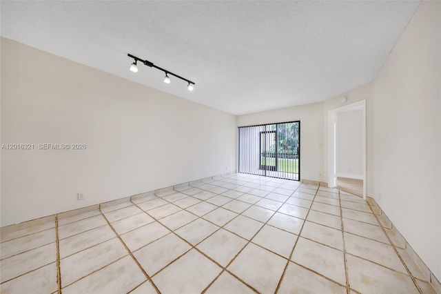 5521 Courtyard Dr 5521, Margate, FL 33063