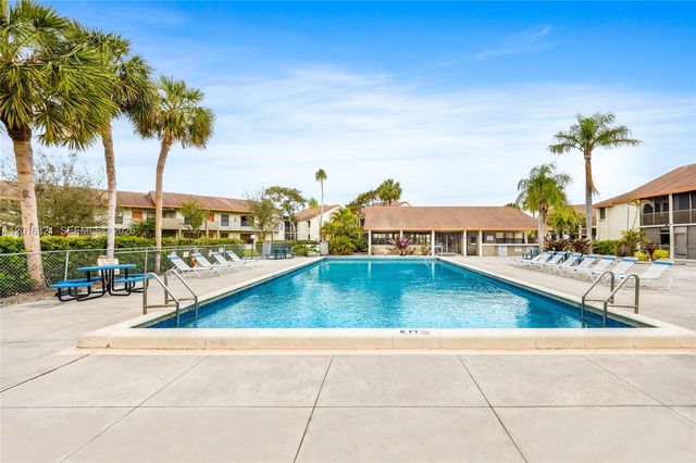 5521 Courtyard Dr 5521, Margate, FL 33063